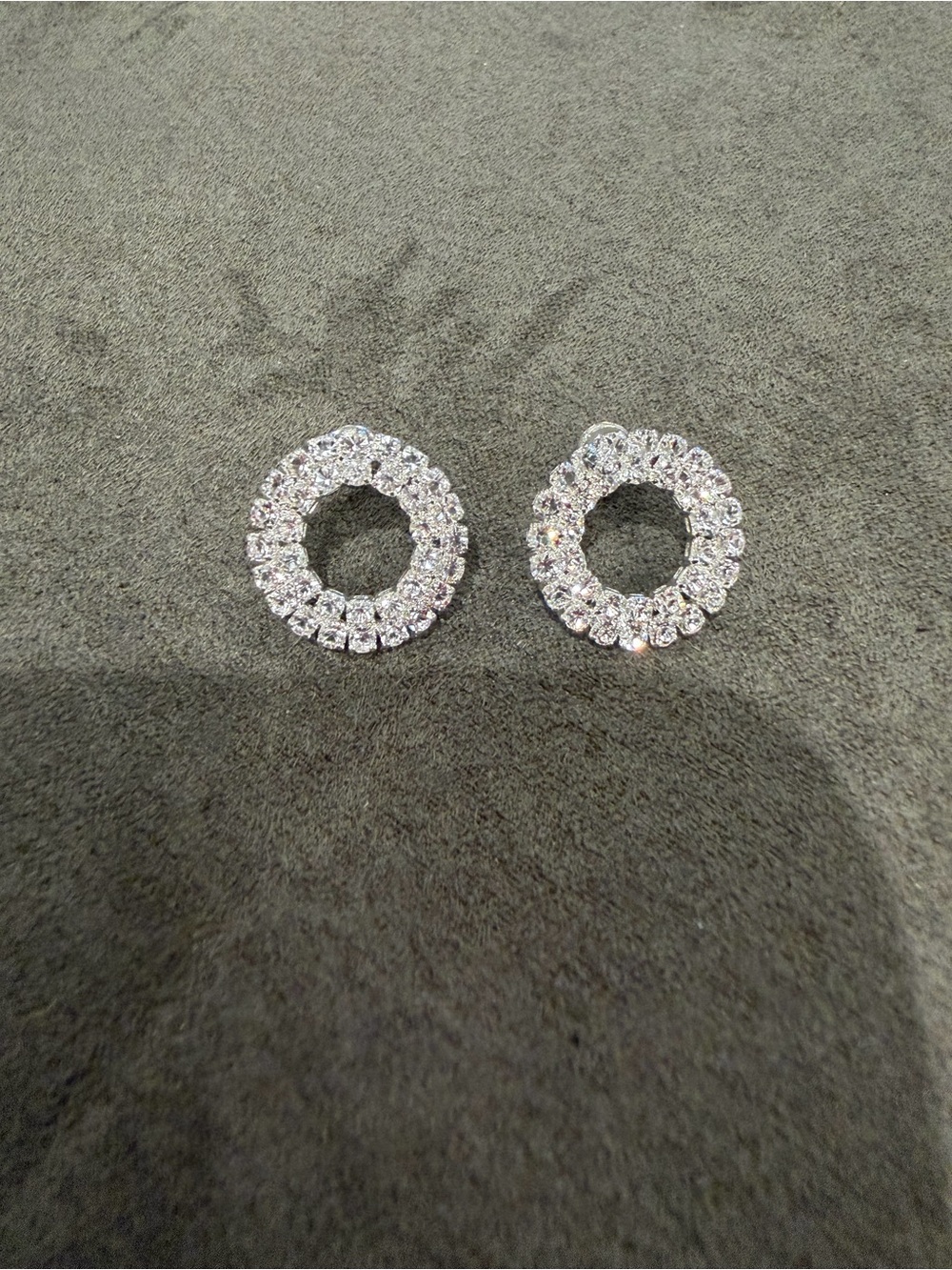 Round Crystal Halo Stud Earrings - Silver Sparkle